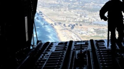 الجيش المصري يعلن عن إسقاط عشرات الأطنان من المساعدات على شمال قطاع غزة
