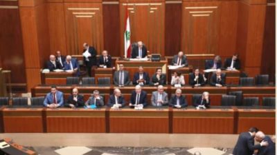 البرلمان يوصي الحكومة بترحيل السوريين غير الشرعيين