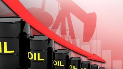 أسعار النفط تتراجع وسط مخاوف من تأثير رفع الفائدة الأمريكية على الطلب