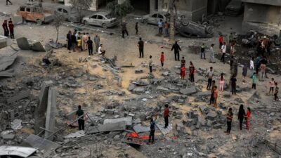 وفاة 4 أطفال جراء سوء التغذية في غزة وتسمم العشرات