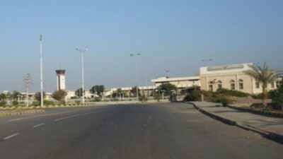 غارات تستهدف مطار الحديدة