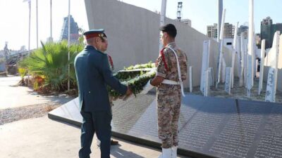 ممثل قائد الجيش وضع إكليل من الزهر على النصب التذكاري لشهداء انفجار مرفأ بيروت