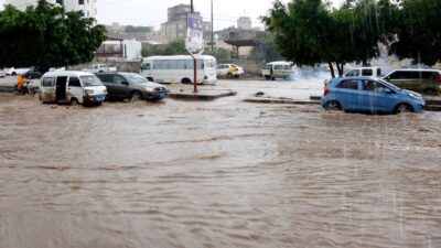 عشرات الضحايا جرّاء سيول في اليمن