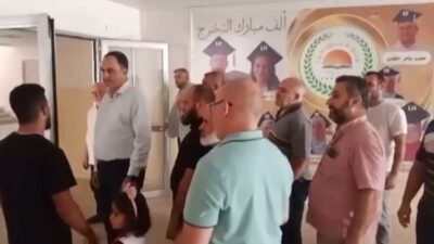 جبور ورئيس بلدية البيرة جالا في مراكز إيواء النازحين في المنطقة للاطلاع على احتياجاتهم