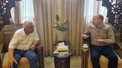 اسامة سعد عرض مع محافظ الجنوب لمستجدات الاوضاع وسبل مواكبة احتياجات النازحين جنوبأ