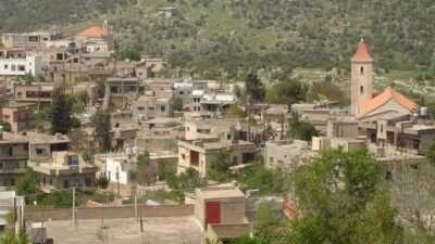 القصف يطال كنيسة دبل… وكاهن الرعية: باقون في بلدتنا