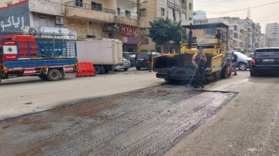 ورشة تزفيت الجور في شوارع  طرابلس تواصلت في مرحلتها الثانية