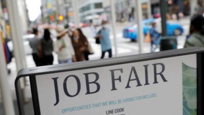 انخفاض طلبات إعانة البطالة الأسبوعية بأمريكا مع استقرار سوق العمل