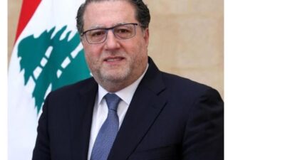 شقير يضع اكليلين باسم الهيئات الاقتصادية “وكلنا بيروت” على ضريح الرئيس الحريري