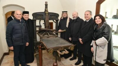 البخاري في دير الخنشارة