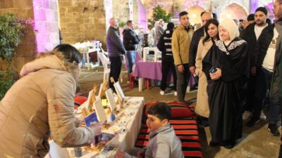 “صيداوي أح ” يتوج فعاليات “صيدا مدينة رمضانية ” في خان الإفرنج  وبهية الحريري تجول على الأنشطة المرافقة وسوق المأكولات والحرف