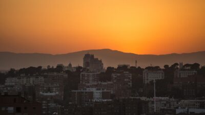 أمطار موحلة وغبار.. كيف سيكون طقس الـ”ويك إند”؟