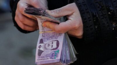 السعودية وقطر تطلقان حزمة دعم مالي مشترك للعاملين السوريين لمدة 3 أشهر