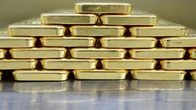 الذهب يتجه لأفضل أداء أسبوعي منذ أبريل وسط مخاوف مالية أمريكية