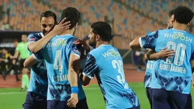 بيراميدز يواصل الضغط على الأهلي بهدية من حارس الزمالك