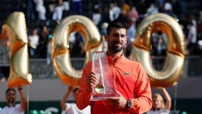 ديوكوفيتش يتوج بلقبه الـ100