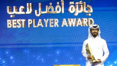 أكرم عفيف أفضل لاعب في الدوري القطري