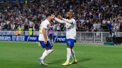 "فيفا" يرفع حظر التعاقدات عن ليون الفرنسي