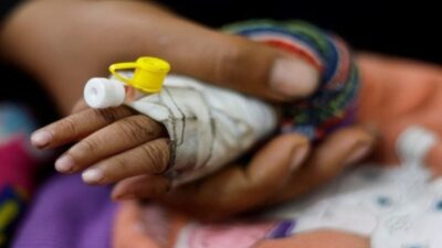 رقم مفزع.. 14 ألف رضيع مهددون بالموت جوعاً في غزة والمساعدات "قطرة في بحر"