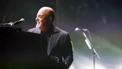 بيلي جويل يلغي سلسلة حفلات بسبب مشكلة صحية في الرأس
