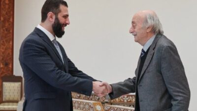 جنبلاط أنهى محادثاته مع الرئيس السوري وغادر قصر الشعب دون الإدلاء بتصريح