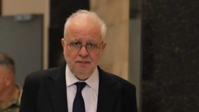 الوزير يدعم زوجته: سأصوّت لها بالتأكيد