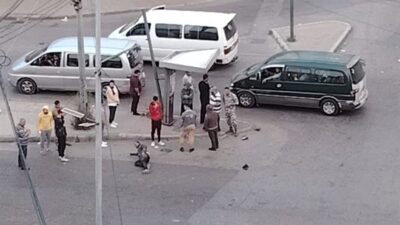 إصابة بحادث بين دراجة نارية وسيارة في طرابلس