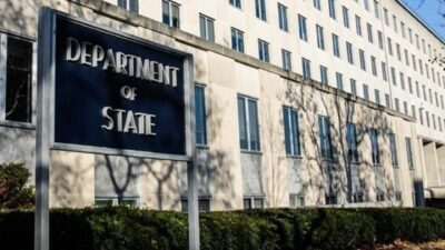 واشنطن تعلق النظر بطلبات تأشيرات الطلاب فيما ترامب يعزز التدقيق بحساباتهم على شبكات التواصل