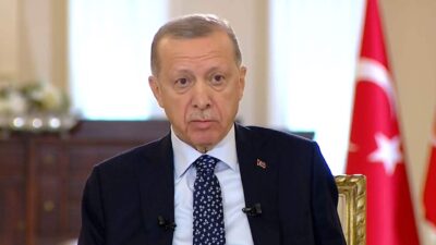 إردوغان يدعو روسيا وأوكرانيا إلى عدم "إغلاق الباب" أمام الحوار