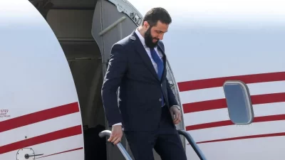 الشرع في باريس بحثاً عن دعم الانتقال السياسي ورفع العقوبات... وماكرون ينتظر ضمانات