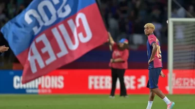 يامال يحمل إرث ميسي ويُشعل "كامب نو" بالرقم 10