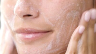 لمظهر متألق كالمشاهير.. 9 نصائح أساسية للعناية بالبشرة
