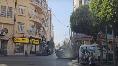 إزالة الخيم والبسطات أمام مركز اقتراع في عائشة بكار