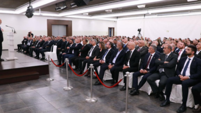 جعجع خلال تسليم المنتسبين بطاقاتهم: من المهم نشر الثقافة الحزبية لنتمكن من إحداث التغيير المطلوب