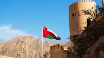 عمان: الحوثيون لن يستهدفوا السفن الأميركية