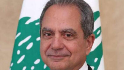 الصدي تفقد معمل الزوق وعاين المواد الكيميائية التي يعمل على ترحيلها