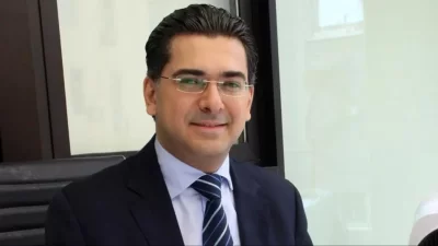 وزير الإعلام ممثلا رئيس الجمهورية يستقبل طائرة اماراتية تهبط في بيروت ظهرا