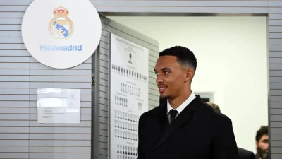 7 لاعبين من ريال مدريد يفضلون ميسي على رونالدو