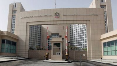 عبد الله بن زايد آل نهيان يبحث مجمل التطورات الإقليمية في أعقاب الاستهداف العسكري الإسرائيلي ‏لإيران