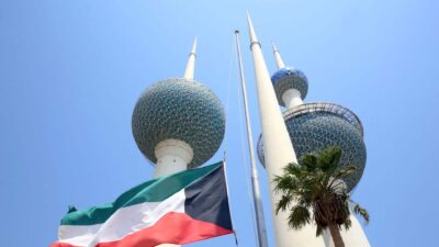الكويت تلزم العمال الأجانب في القطاع الخاص الحصول على "إذن مغادرة" قبل السفر