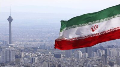 توقيف خمسة أفراد في إيران بتهمة تشويه صورة البلاد عبر الانترنت