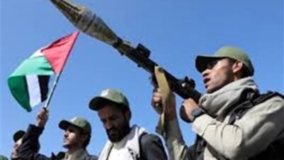 الحوثيون يعلنون إطلاق صواريخ على إسرائيل في هجوم "تناسق" مع إيران