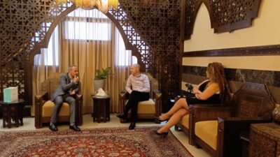مدير تعاونية الموظفين زار محافظ الجنوب وتفقد فرعها وموظفيه : رغم الصعوبات نقدم خدماتنا باللحم الحي