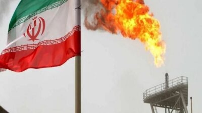 طهران: بدء الحرب معنا لعب بالنار