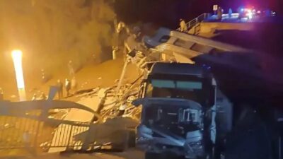 قتلى بانهيار جسر فوق قطار في روسيا